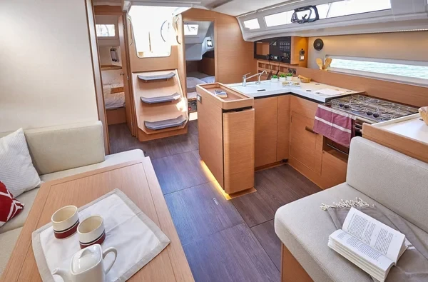 Sun Odyssey 410 - Boatscribe.com