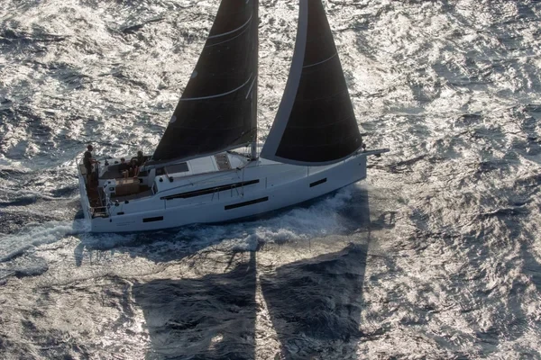 Sun Odyssey 410 - Boatscribe.com