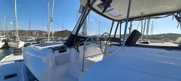 Lagoon 46 - Boatscribe.com