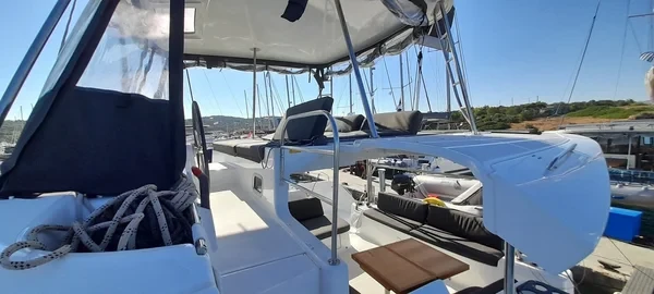 Lagoon 46 - Boatscribe.com