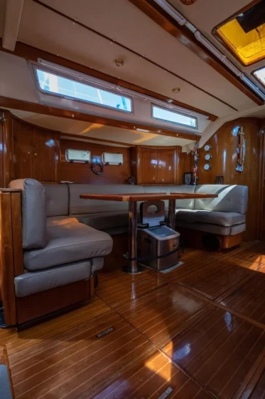 Jeanneau 51 - Boatscribe.com