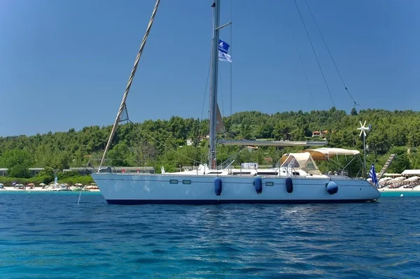 Jeanneau 51 - Boatscribe.com