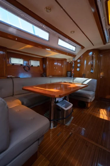 Jeanneau 51 - Boatscribe.com