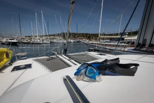 Lagoon 400 S2 - Boatscribe.com