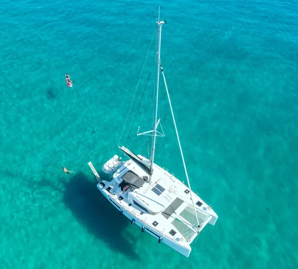 Lagoon 40 - Boatscribe.com