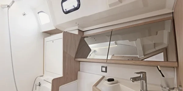 Oceanis 46.1 - Boatscribe.com