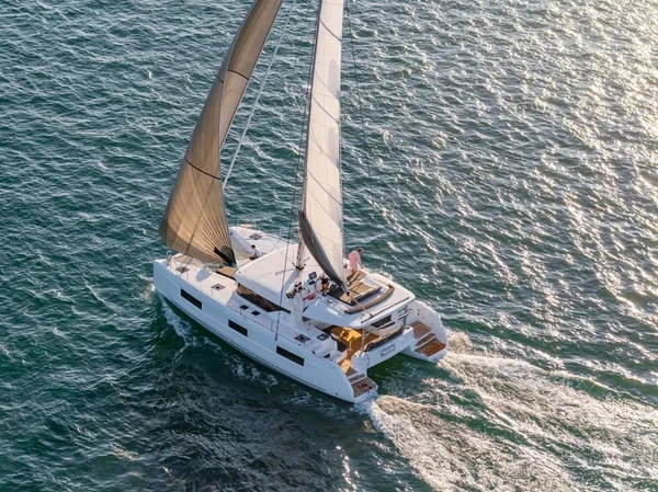 Lagoon 46 - Boatscribe.com