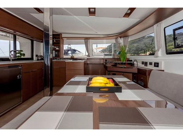 Lagoon 46 - Boatscribe.com