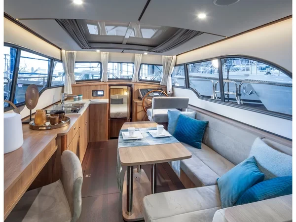 Grand Sturdy 29.9 Sedan - Boatscribe.com