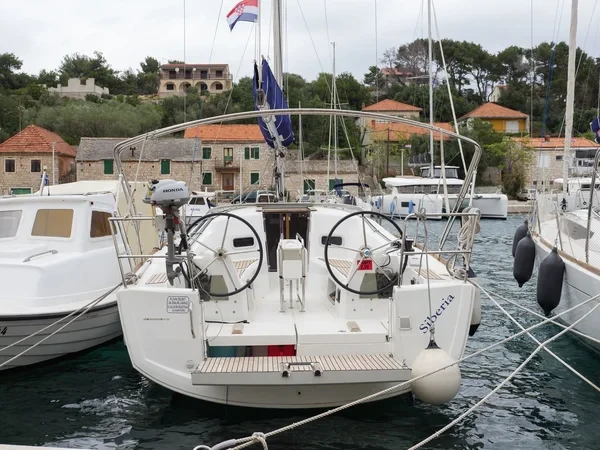 Sun Odyssey 349 - Boatscribe.com