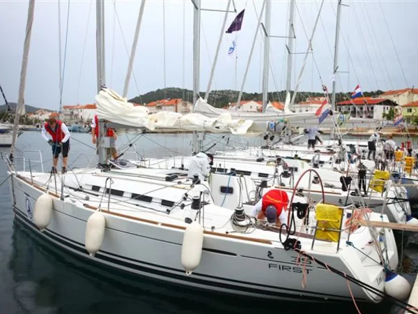 First 35 - Boatscribe.com