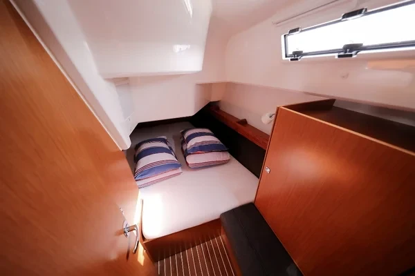 Bavaria 37 Cruiser - Boatscribe.com