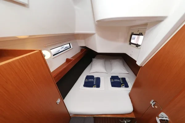 Bavaria 37 Cruiser - Boatscribe.com