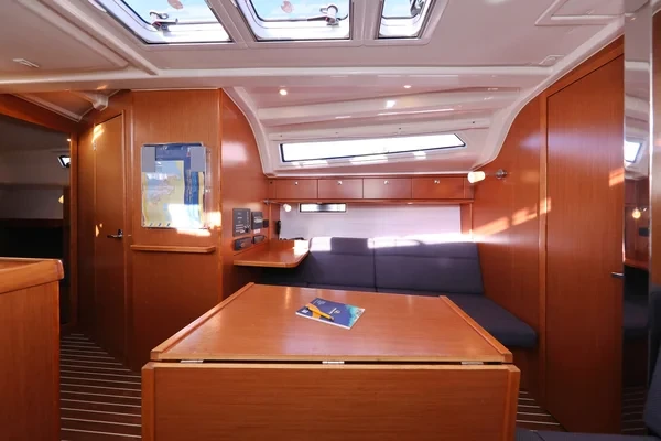 Bavaria 37 Cruiser - Boatscribe.com