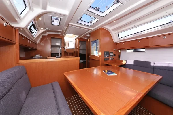 Bavaria 37 Cruiser - Boatscribe.com
