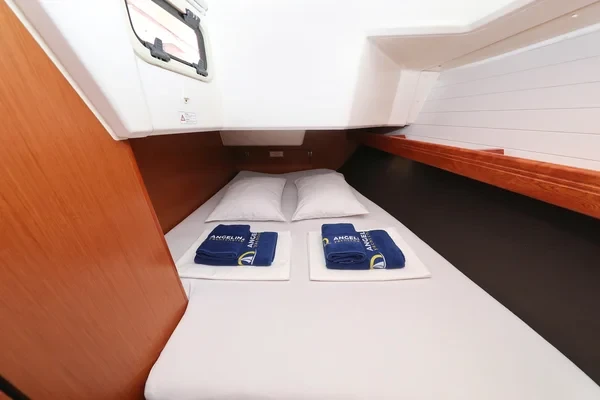 Bavaria 37 Cruiser - Boatscribe.com