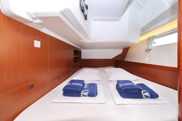 Oceanis 45 - Boatscribe.com