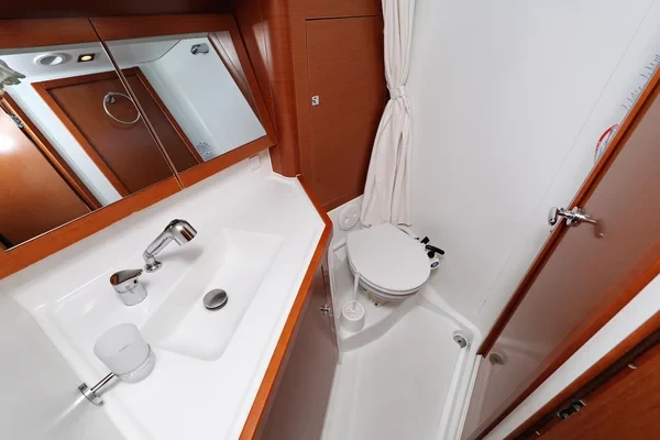 Oceanis 45 - Boatscribe.com
