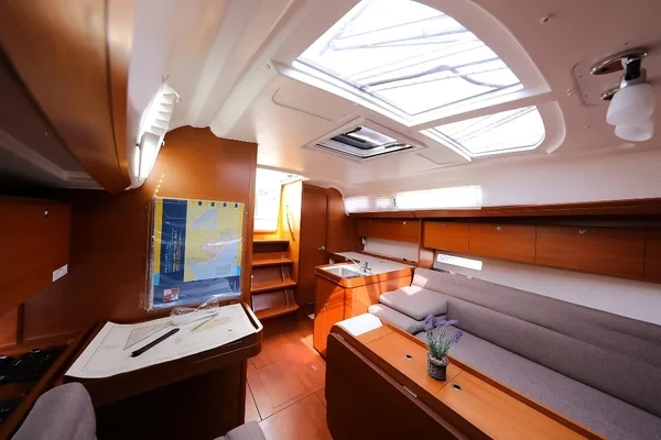 Dufour 350 GL - Boatscribe.com