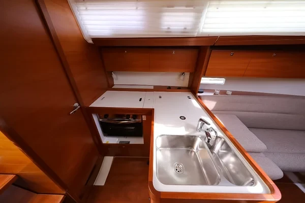Dufour 350 GL - Boatscribe.com