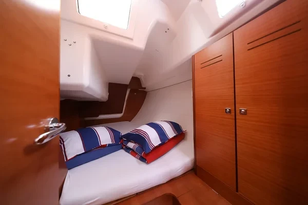 Dufour 350 GL - Boatscribe.com
