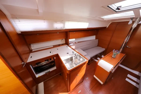 Dufour 350 GL - Boatscribe.com