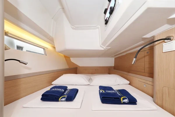 Oceanis 45 - Boatscribe.com