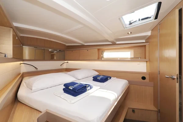 Oceanis 45 - Boatscribe.com