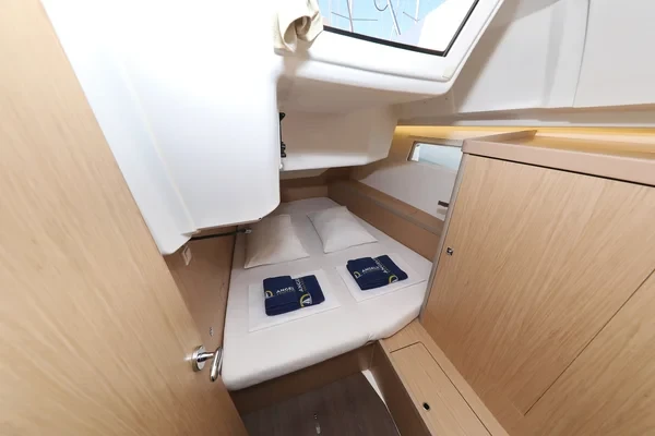 Oceanis 45 - Boatscribe.com