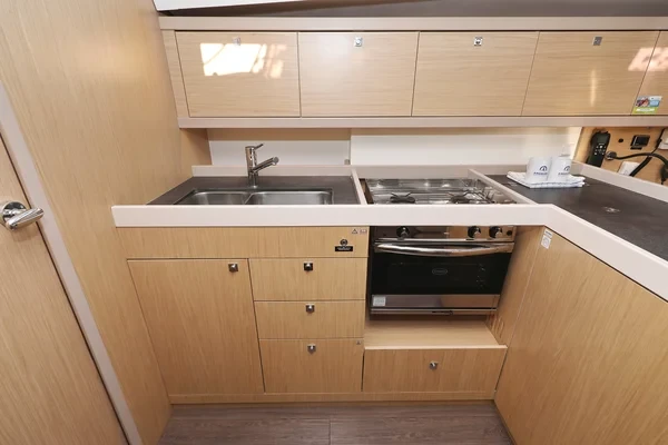 Oceanis 45 - Boatscribe.com