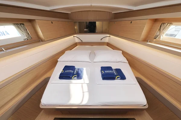 Oceanis 45 - Boatscribe.com