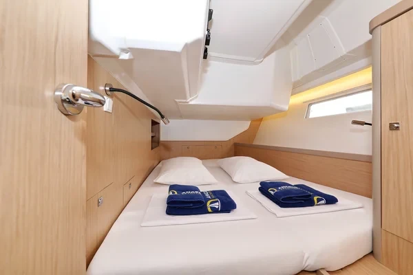 Oceanis 45 - Boatscribe.com
