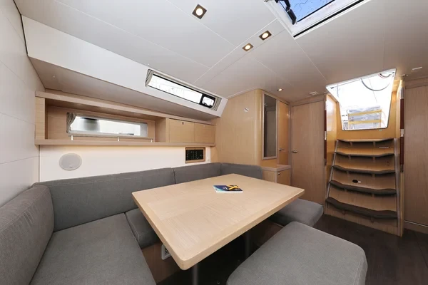Oceanis 45 - Boatscribe.com