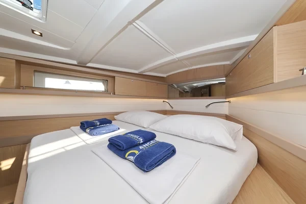 Oceanis 45 - Boatscribe.com