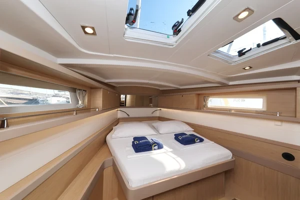 Oceanis 45 - Boatscribe.com