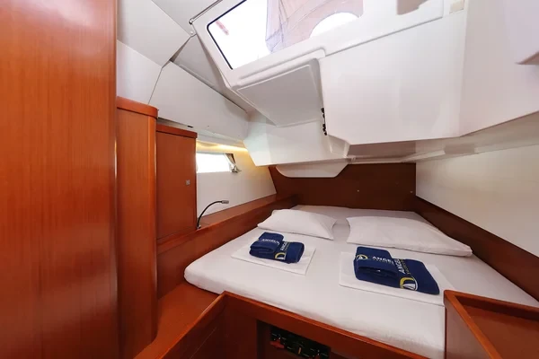 Oceanis 48 - Boatscribe.com