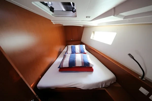 Oceanis 45 - Boatscribe.com