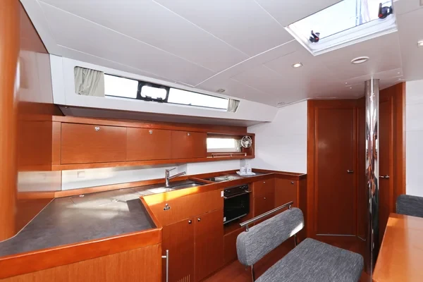 Oceanis 45 - Boatscribe.com