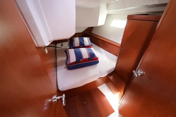 Oceanis 45 - Boatscribe.com