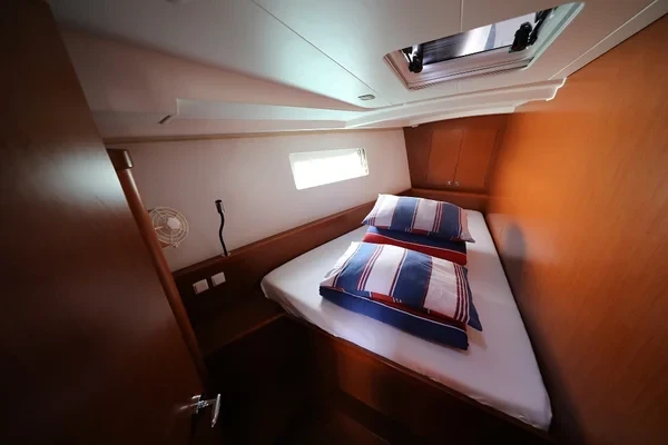 Oceanis 45 - Boatscribe.com