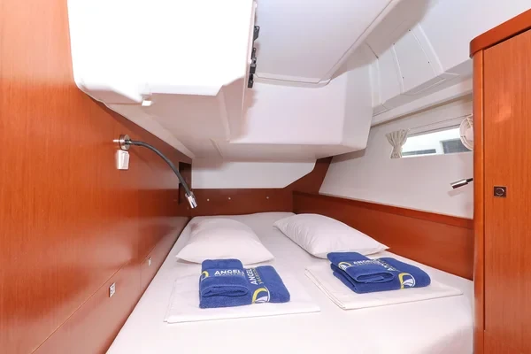 Oceanis 45 - Boatscribe.com