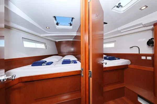 Oceanis 45 - Boatscribe.com
