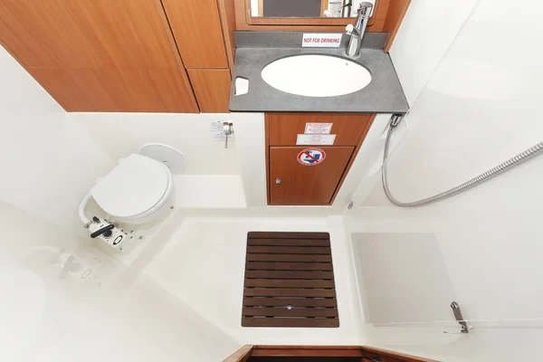 Bavaria 40 Cruiser - Boatscribe.com