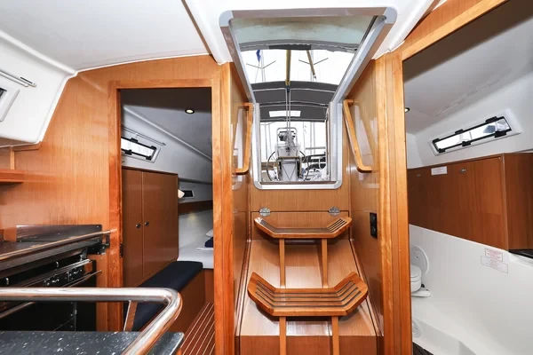 Bavaria 32 Cruiser - Boatscribe.com