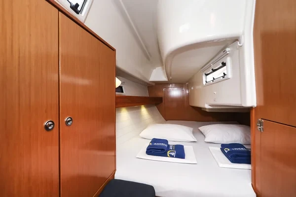 Bavaria 32 Cruiser - Boatscribe.com