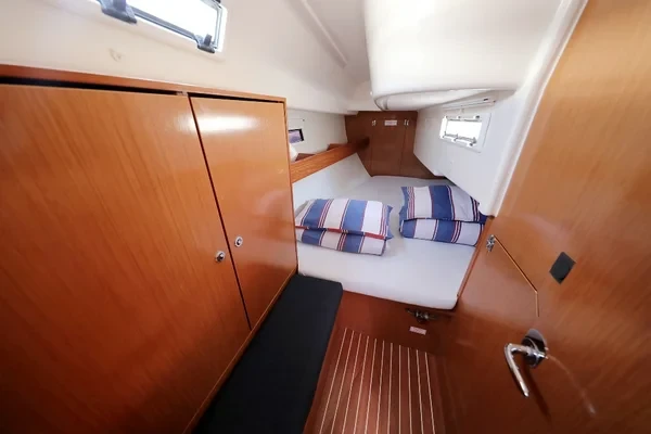 Bavaria 32 Cruiser - Boatscribe.com