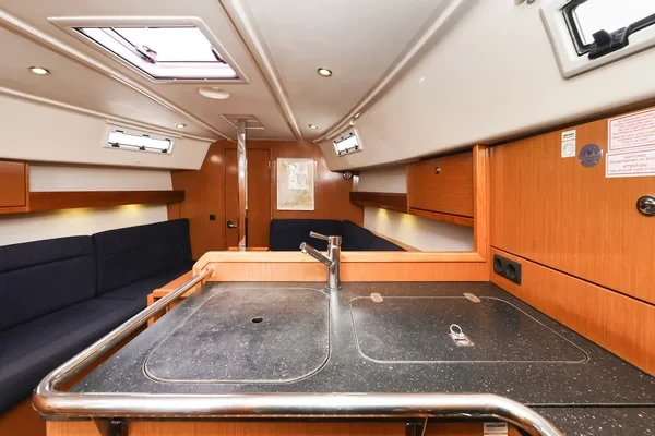 Bavaria 32 Cruiser - Boatscribe.com
