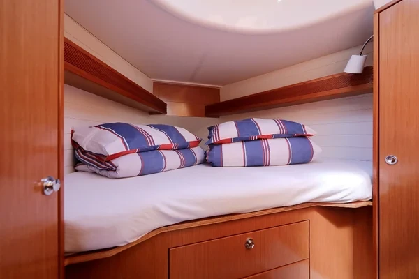 Bavaria 32 Cruiser - Boatscribe.com