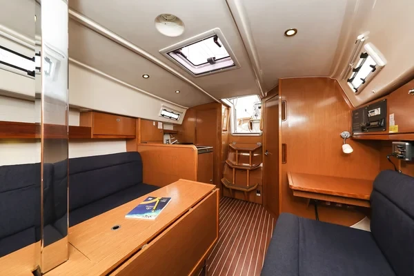 Bavaria 32 Cruiser - Boatscribe.com