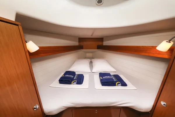 Bavaria 32 Cruiser - Boatscribe.com